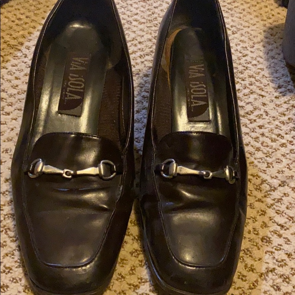 Via iSola Clasp Heels